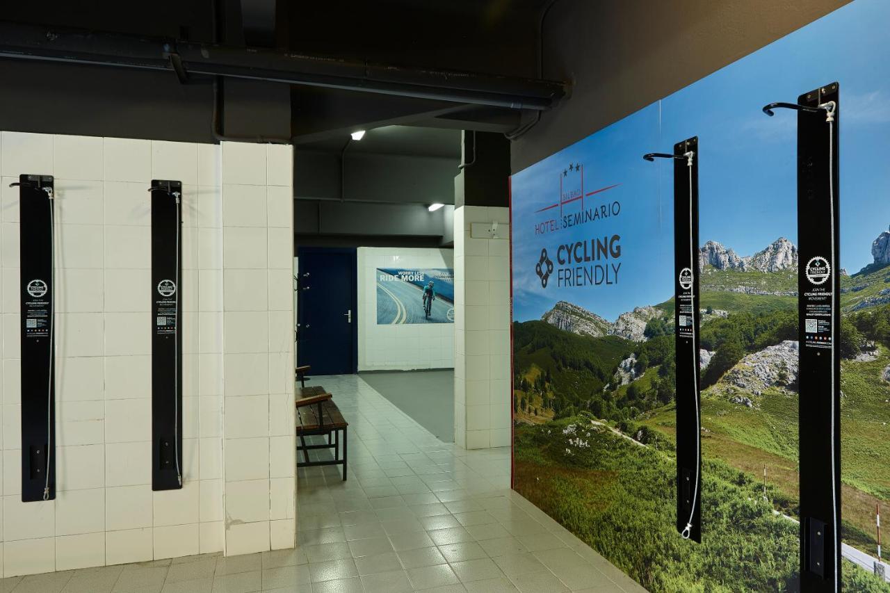 Hotel Seminario Aeropuerto Bilbao Derio Exterior photo