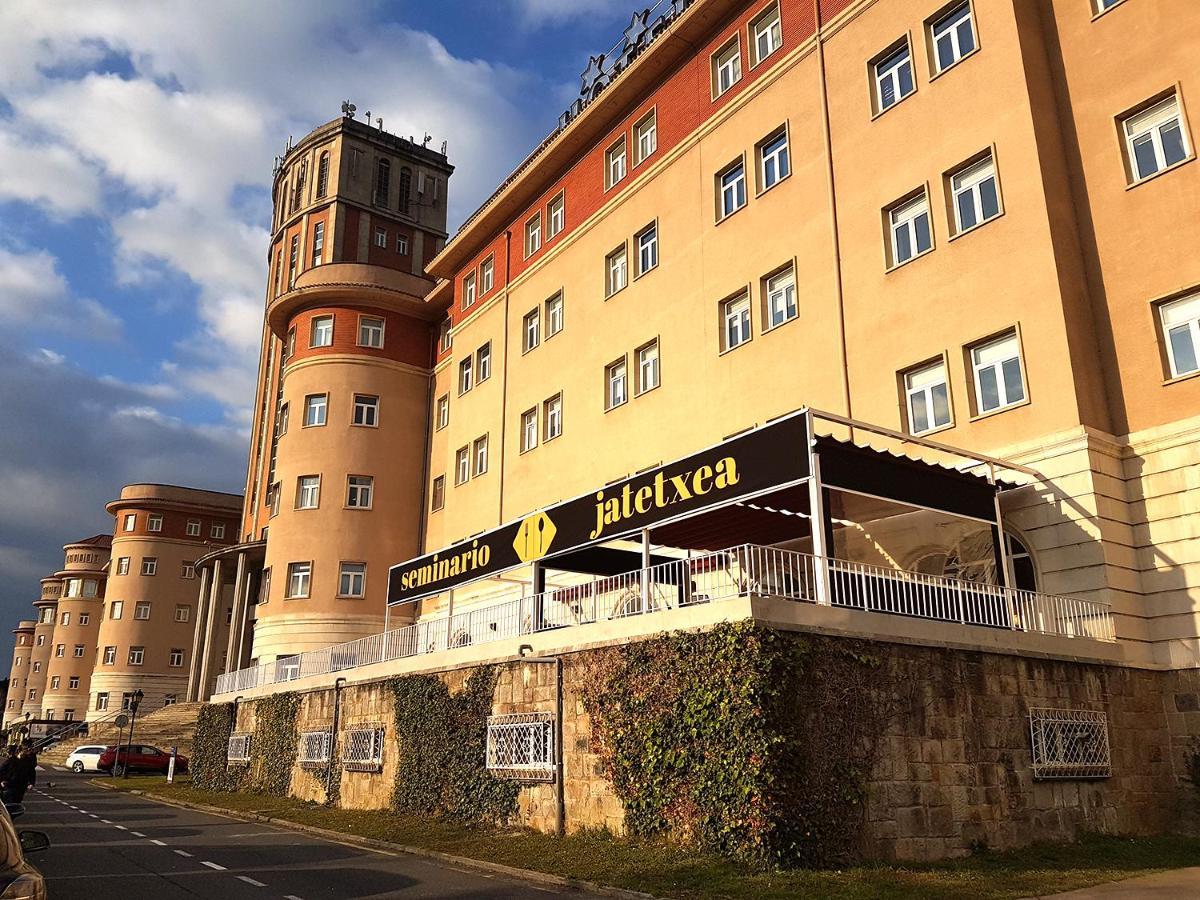 Hotel Seminario Aeropuerto Bilbao Derio Exterior photo