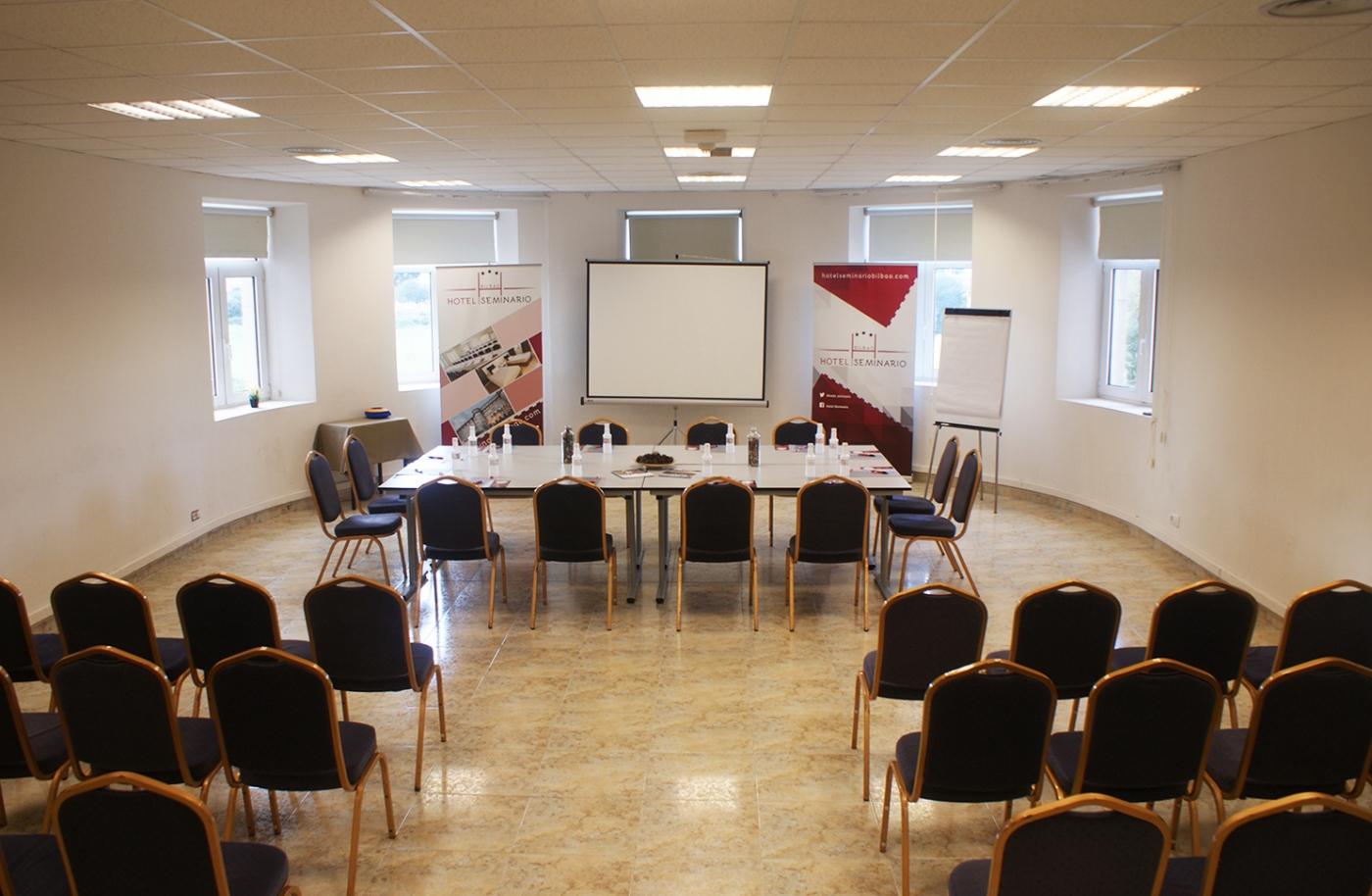 Hotel Seminario Aeropuerto Bilbao Derio Exterior photo