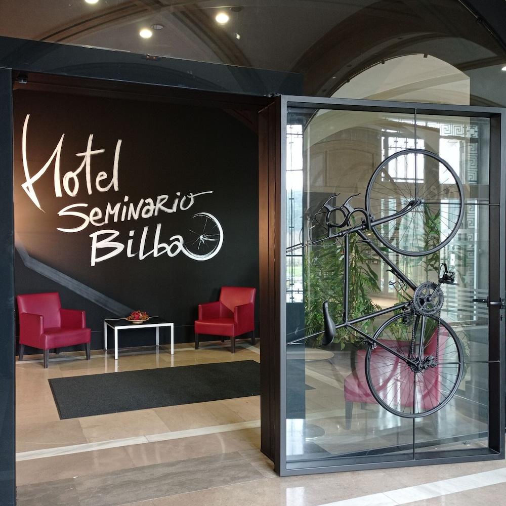 Hotel Seminario Aeropuerto Bilbao Derio Exterior photo